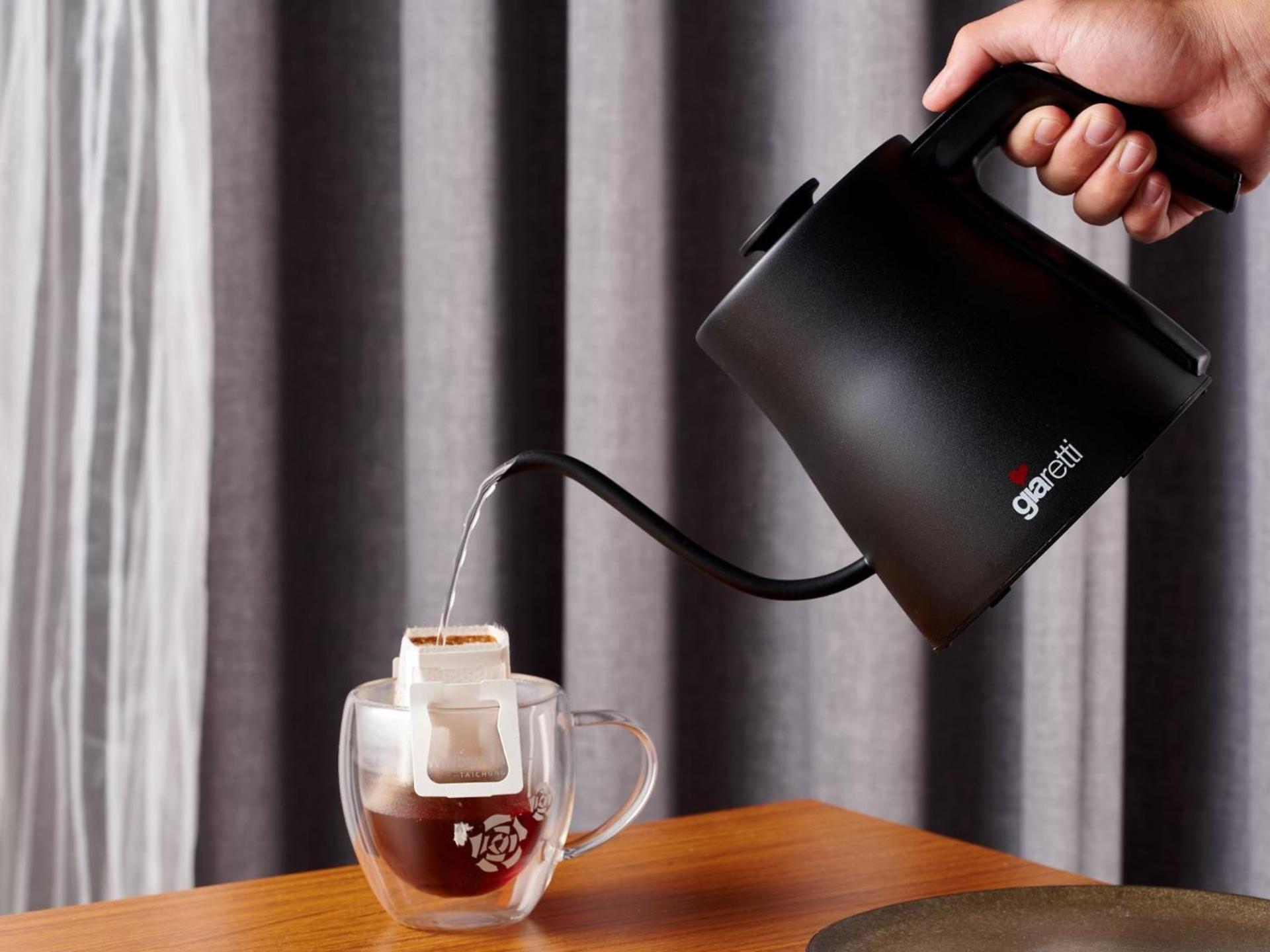 Windsor Hotel Tchaj-čung Exteriér fotografie A kettle in use