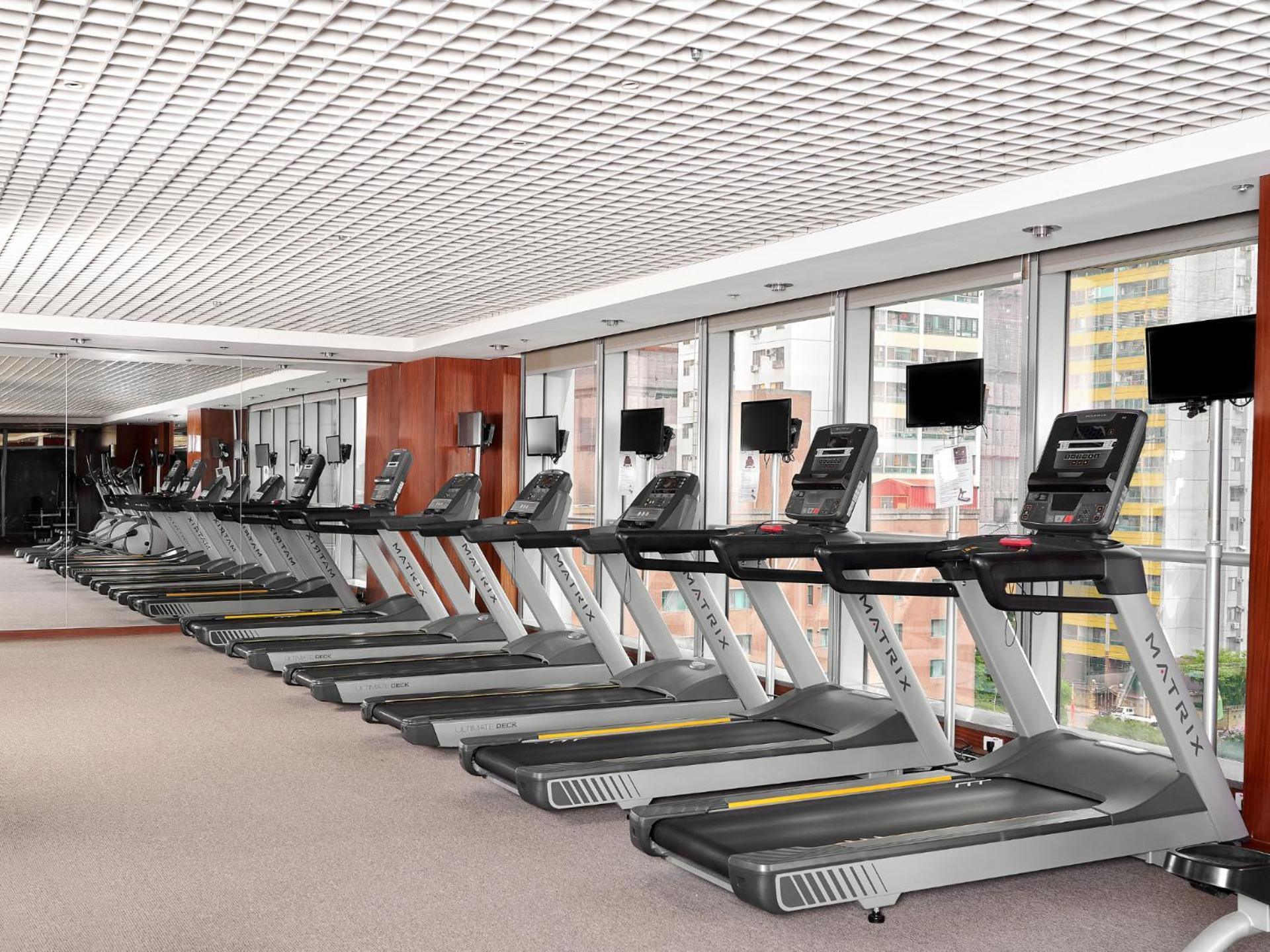 Windsor Hotel Tchaj-čung Exteriér fotografie A row of treadmills