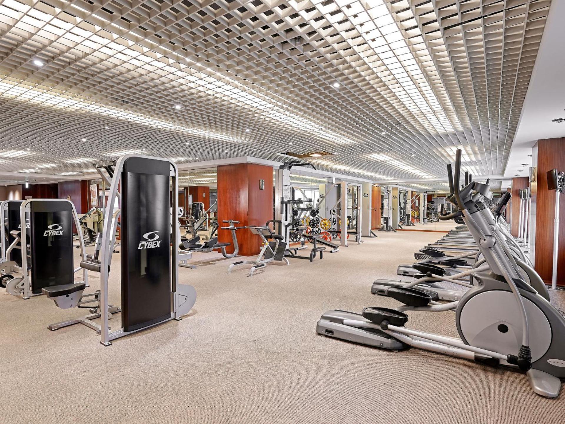 Windsor Hotel Tchaj-čung Exteriér fotografie The gym at the Mandarin Oriental, Hong Kong